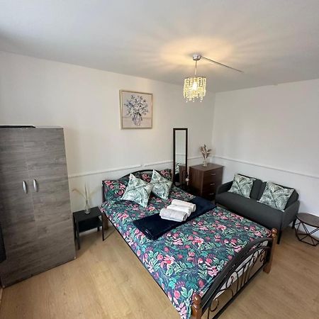 2 Bedroom Flat, 2 Minutes Walk To Bethnalgreen Station, Central London Exterior photo