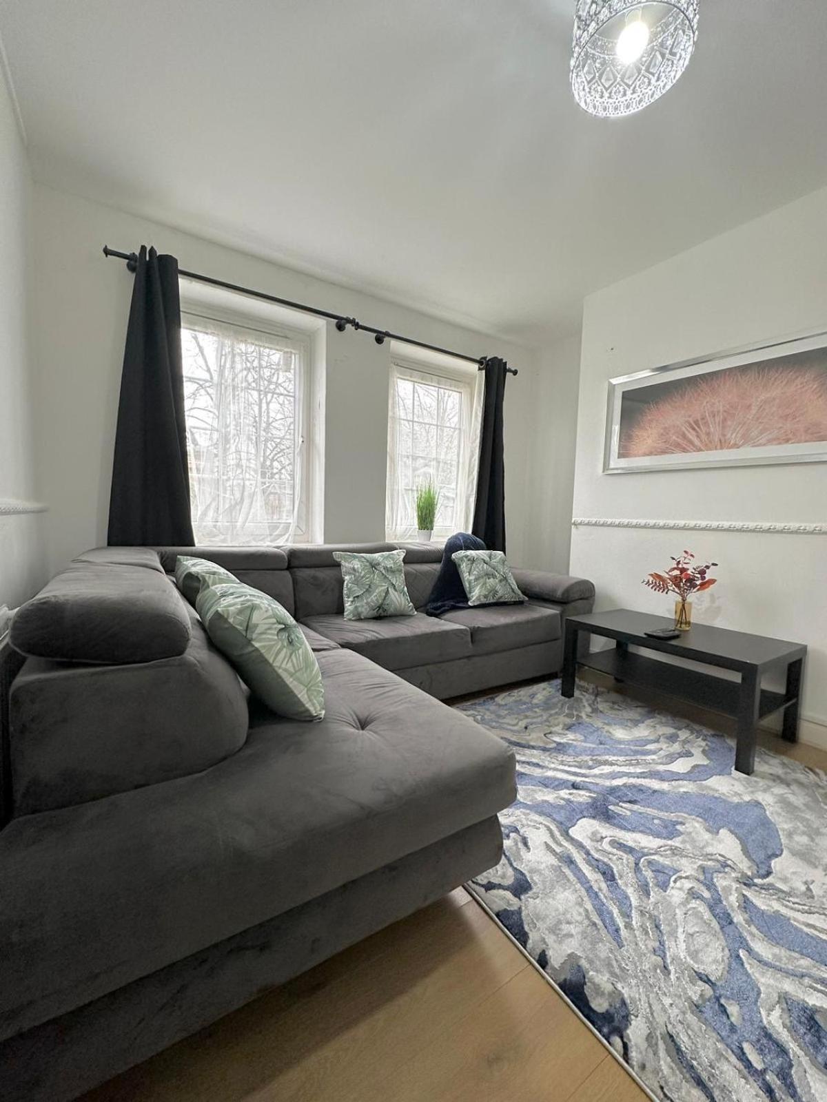 2 Bedroom Flat, 2 Minutes Walk To Bethnalgreen Station, Central London Exterior photo