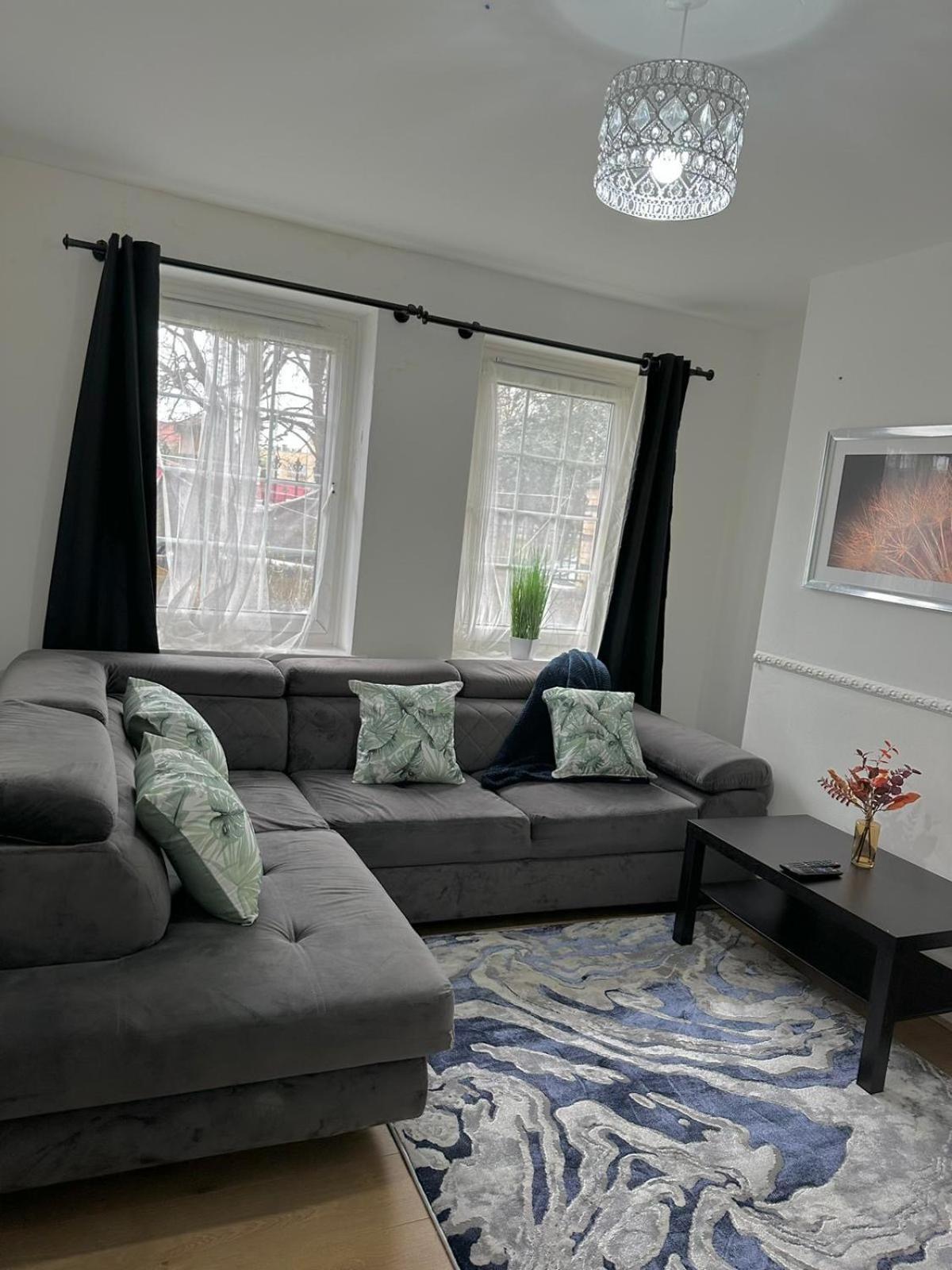 2 Bedroom Flat, 2 Minutes Walk To Bethnalgreen Station, Central London Exterior photo