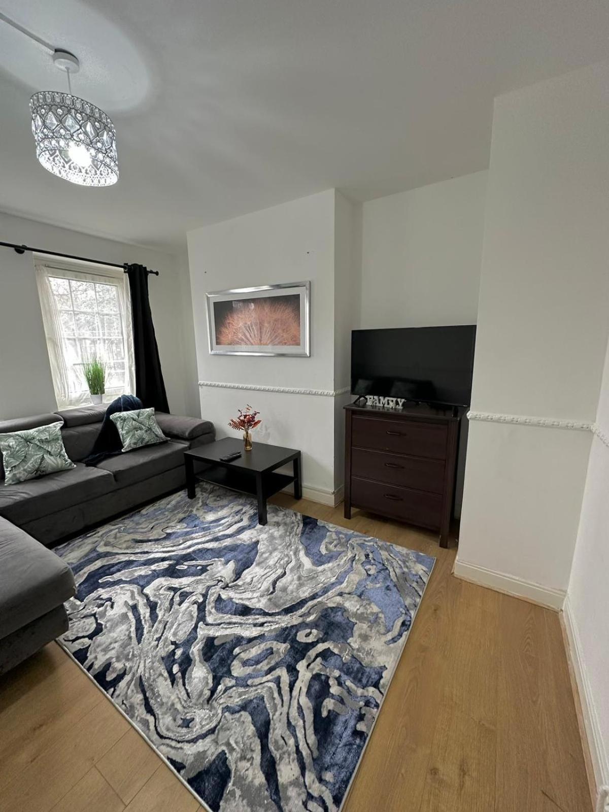 2 Bedroom Flat, 2 Minutes Walk To Bethnalgreen Station, Central London Exterior photo