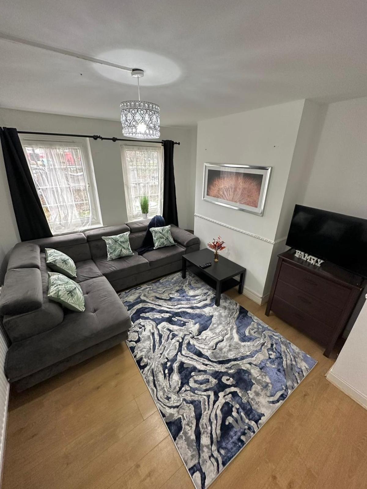 2 Bedroom Flat, 2 Minutes Walk To Bethnalgreen Station, Central London Exterior photo