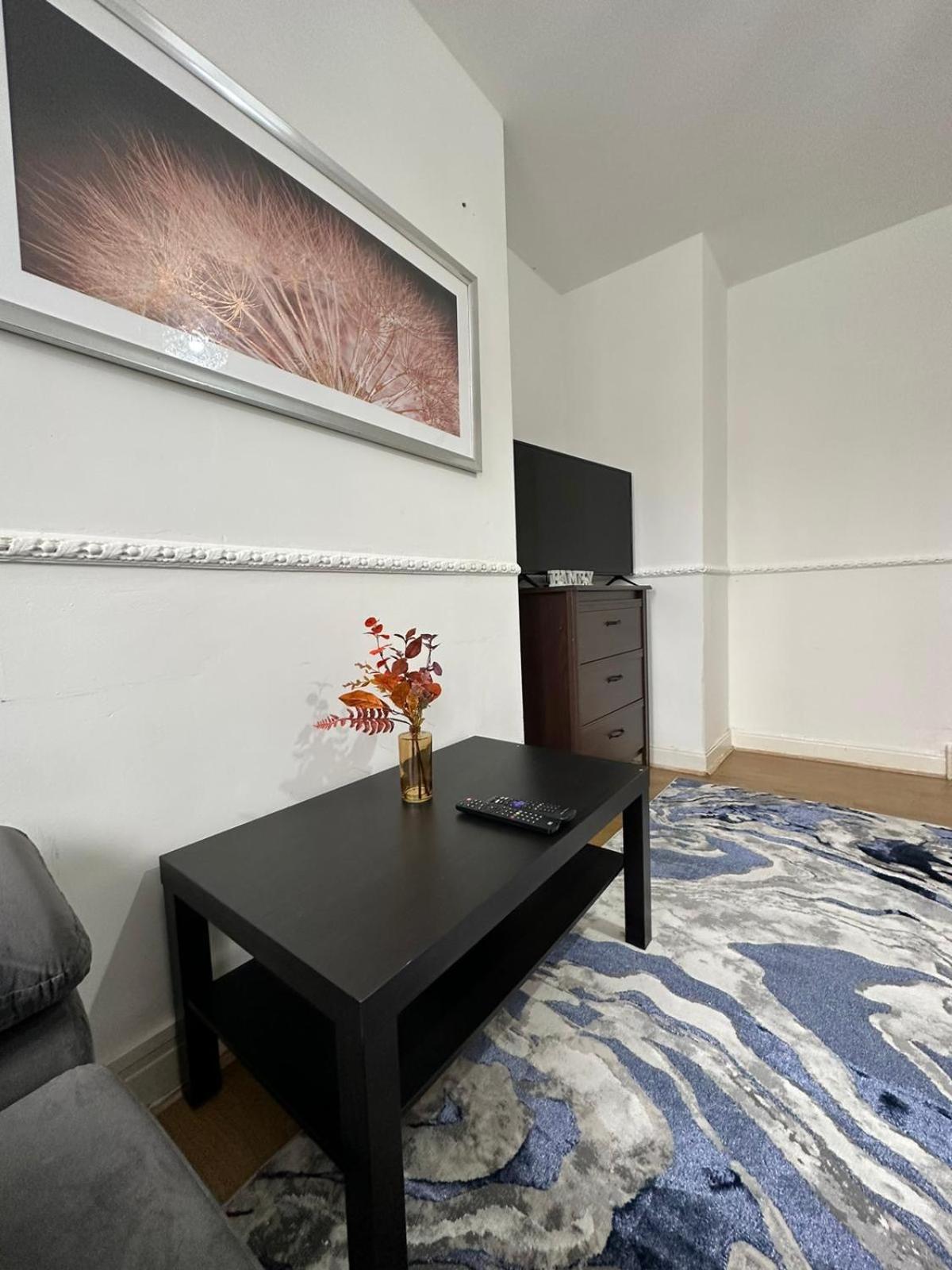 2 Bedroom Flat, 2 Minutes Walk To Bethnalgreen Station, Central London Exterior photo