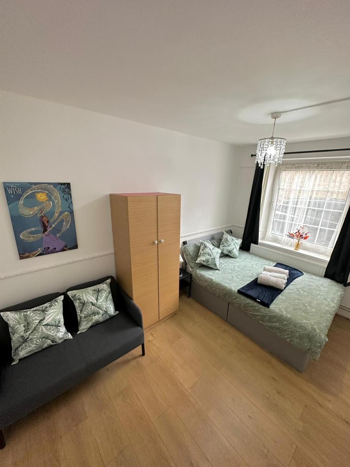 2 Bedroom Flat, 2 Minutes Walk To Bethnalgreen Station, Central London Exterior photo